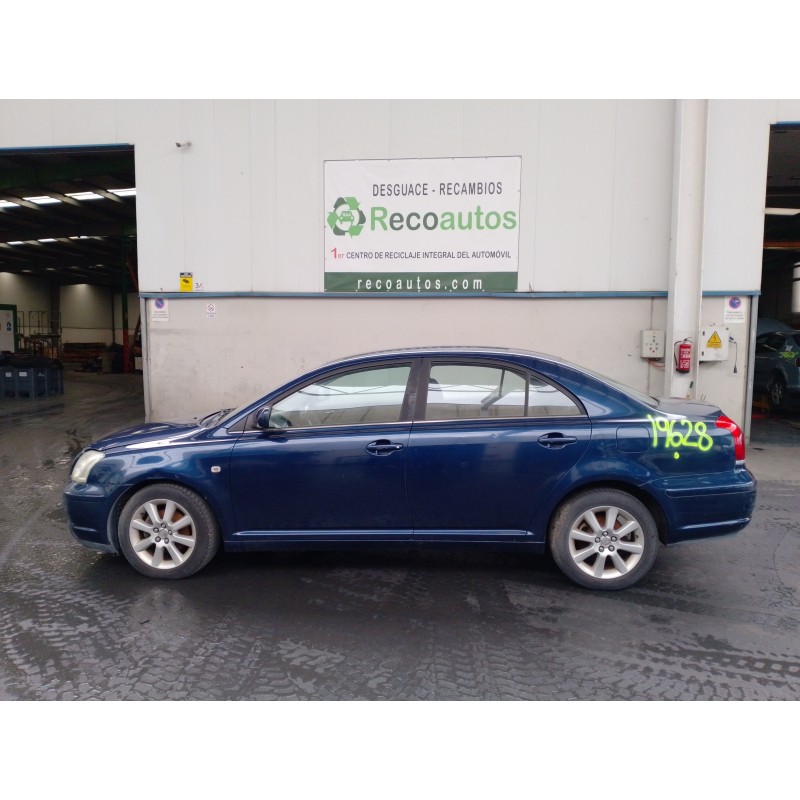 toyota avensis berlina (t25) del año 2004