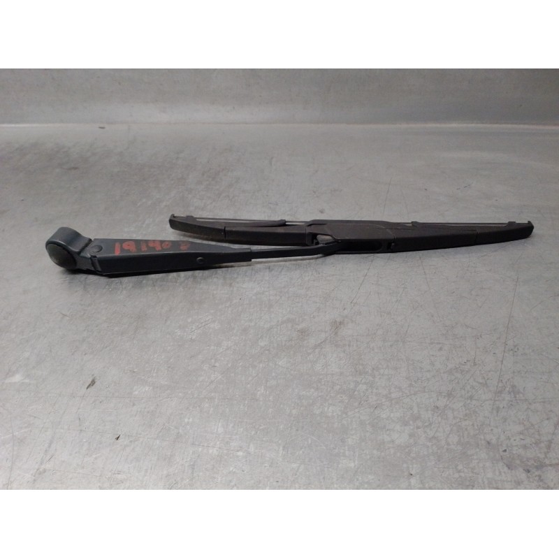 Recambio de brazo limpia trasero para dodge caliber 2.0 16v crd cat referencia OEM IAM 05303787AD  