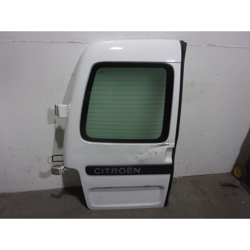 Recambio de puerta trasera izquierda para citroen berlingo 1.4 referencia OEM IAM 870242 BLANCA 4 PUERTAS