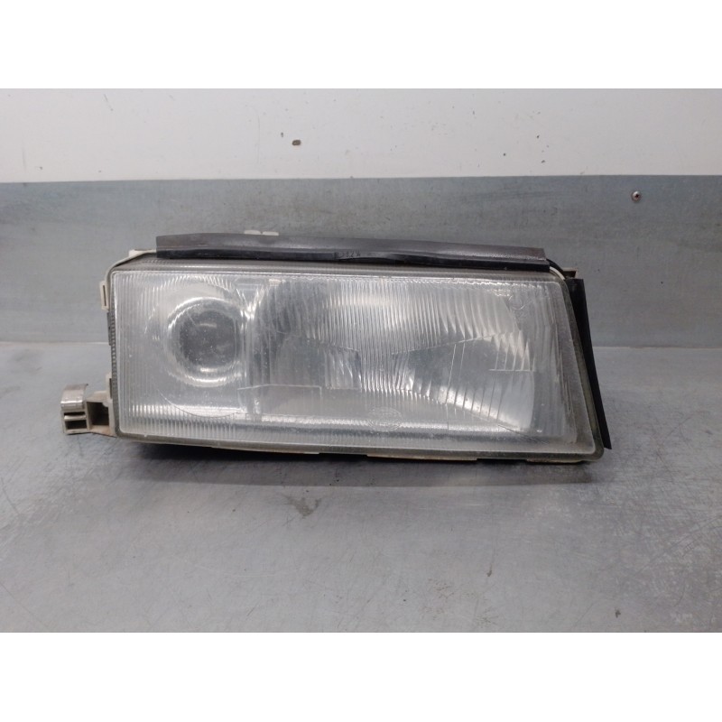 Recambio de faro derecho para skoda octavia berlina (1u2) 1.9 tdi referencia OEM IAM 1U1941018A  5 PÙERTAS