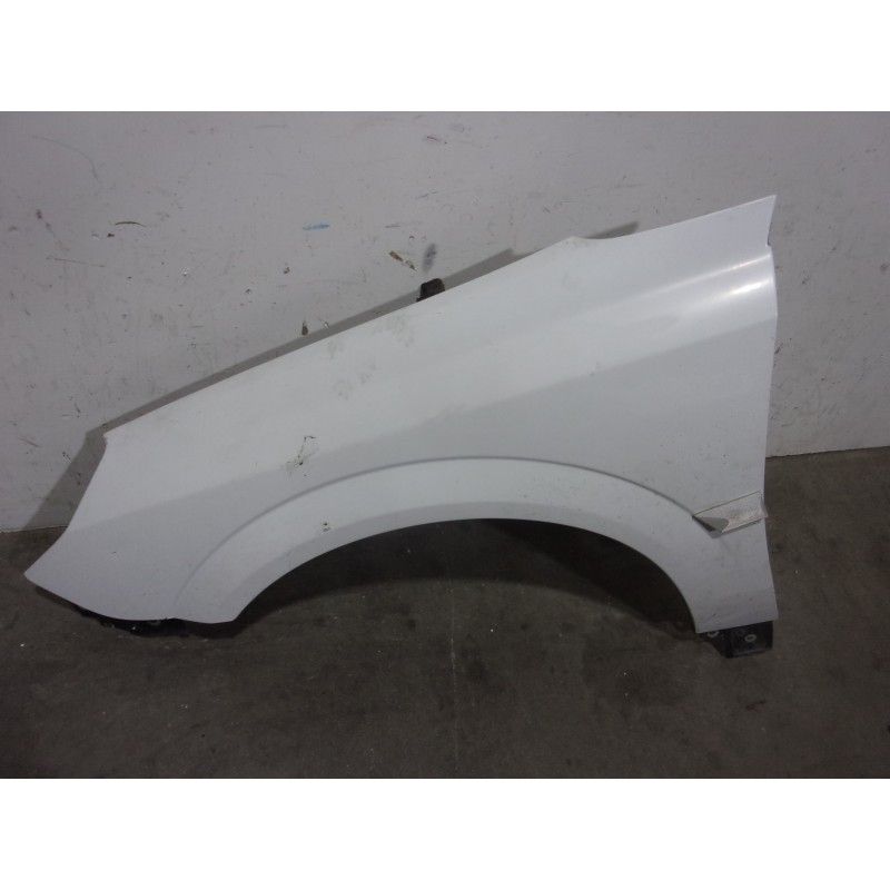 Recambio de aleta delantera izquierda para opel vectra c berlina 1.9 cdti referencia OEM IAM 6101346 BLANCA 