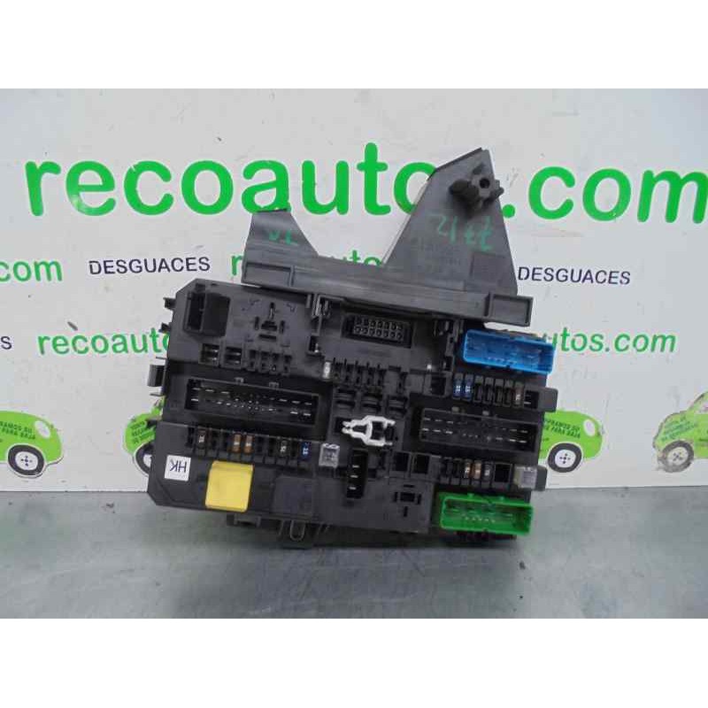 Recambio de caja reles / fusibles para opel astra h caravan 1.9 cdti referencia OEM IAM  329510614 