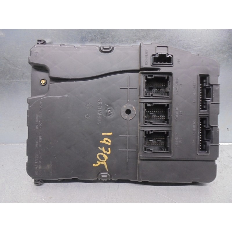 Recambio de caja reles / fusibles para renault scenic ii 1.6 16v referencia OEM IAM 8200309693 S118400310L SIEMENS