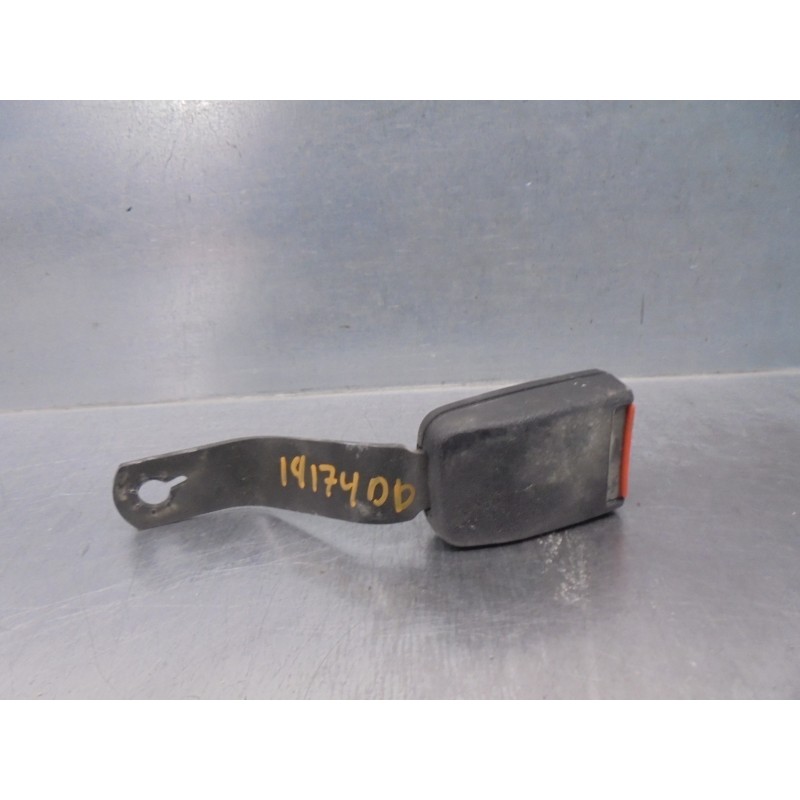 Recambio de enganche cinturon para volkswagen polo (867/871/873) 1.3 referencia OEM IAM 867857756  DEL DER.