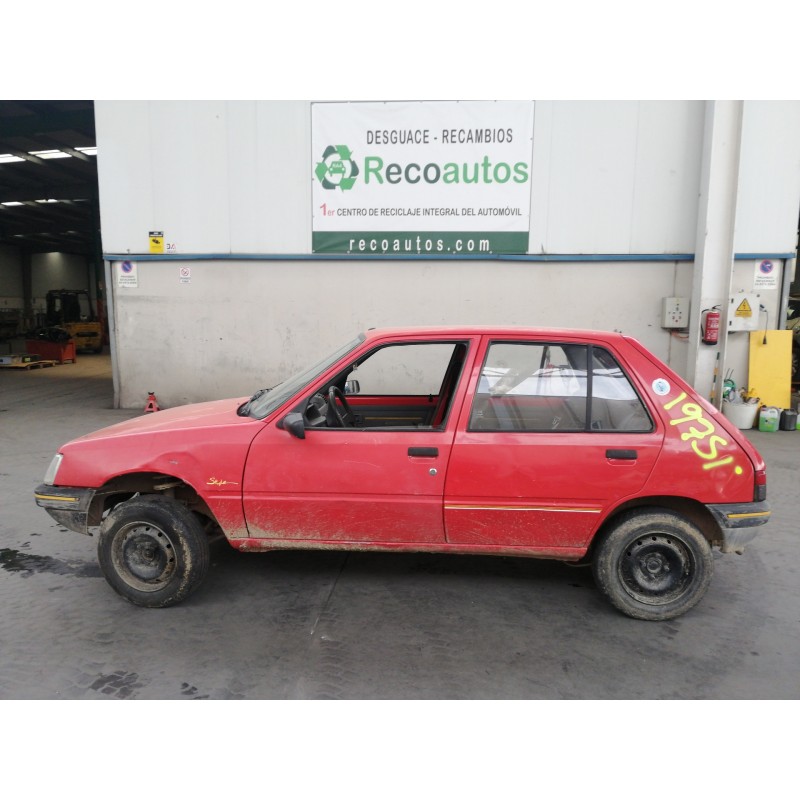 peugeot 205 berlina del año 1992