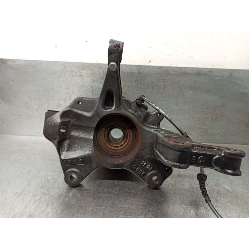 Recambio de mangueta delantera izquierda para renault megane iii coupe 1.4 tce referencia OEM IAM 400154705R  