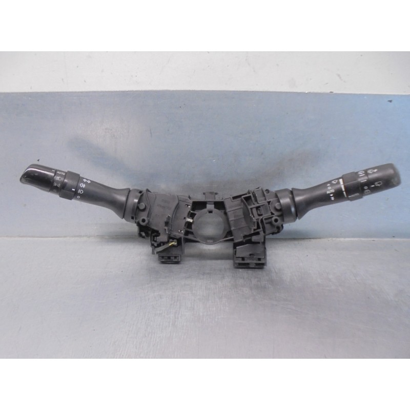 Recambio de mando intermitentes para toyota auris 2.0 d-4d cat referencia OEM IAM 8414002331 8465202421 