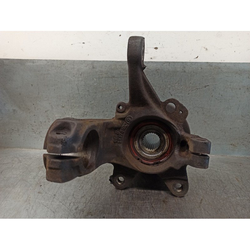 Recambio de mangueta delantera derecha para ford fiesta berlina 1.4 16v cat referencia OEM IAM 96FB3K170BD  