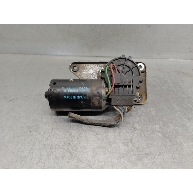 Recambio de motor limpia delantero para volvo serie 340 1.7 referencia OEM IAM 964944 0390246323 BOSCH