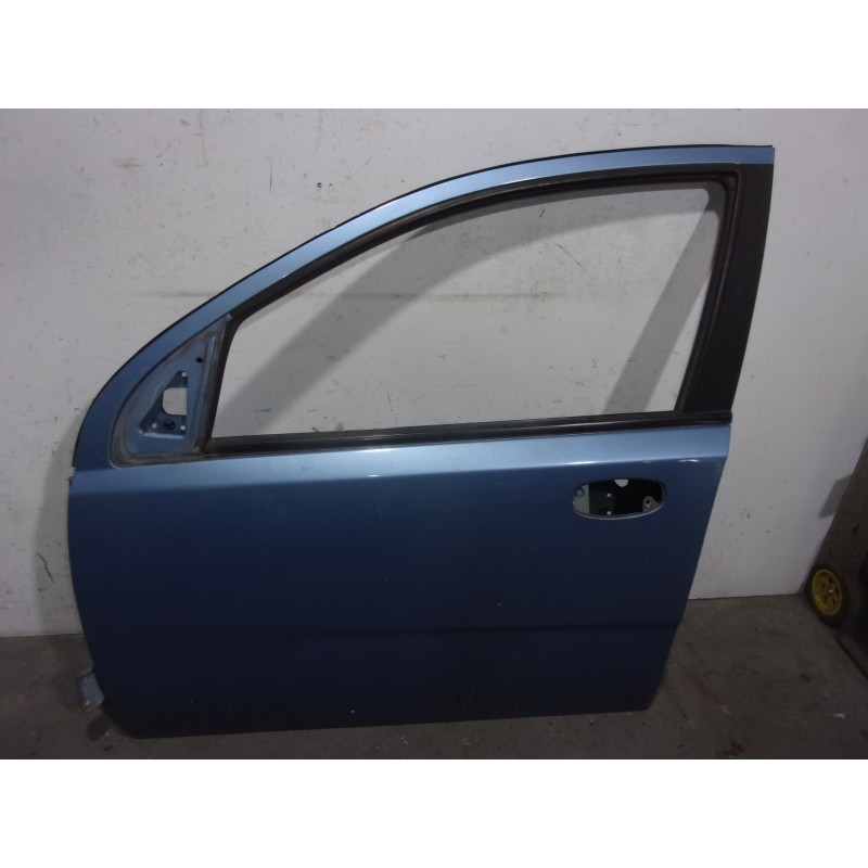 Recambio de puerta delantera izquierda para chevrolet kalos 1.4 se referencia OEM IAM 96585327 AZUL 5 PUERTAS