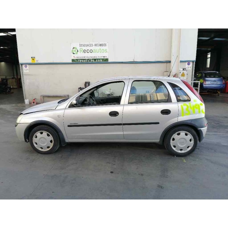 opel corsa c del año 2001