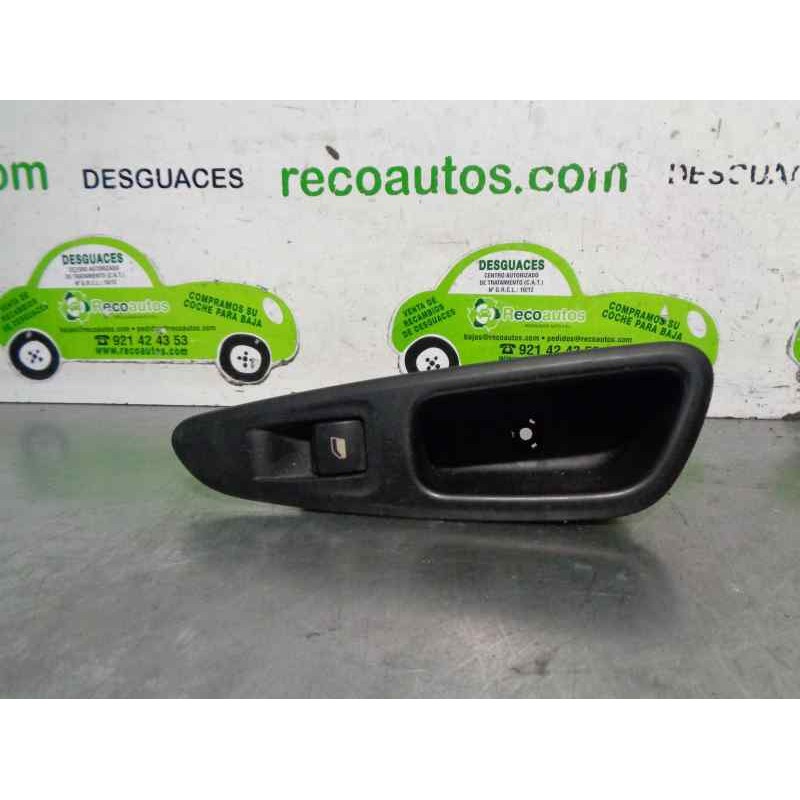 Recambio de mando elevalunas trasero derecho para peugeot 308 sport referencia OEM IAM 649031  