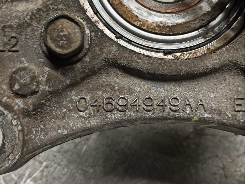 Recambio de mangueta delantera izquierda para chrysler voyager (rg) 2.5 crd cat referencia OEM IAM 04694949AA  