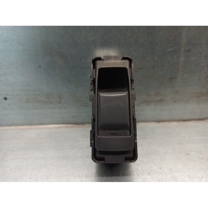 Recambio de mando elevalunas delantero izquierdo para dodge caliber 2.0 16v cat referencia OEM IAM 56040693AD  