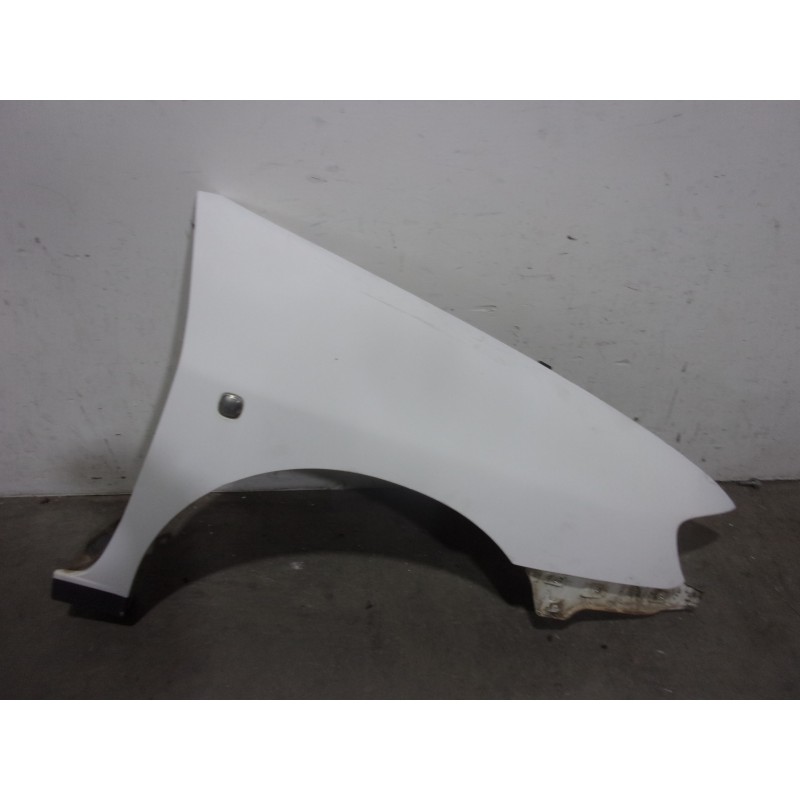 Recambio de aleta delantera derecha para seat ibiza (6k) 1.4 16v referencia OEM IAM 6K0821022D BLANCA 