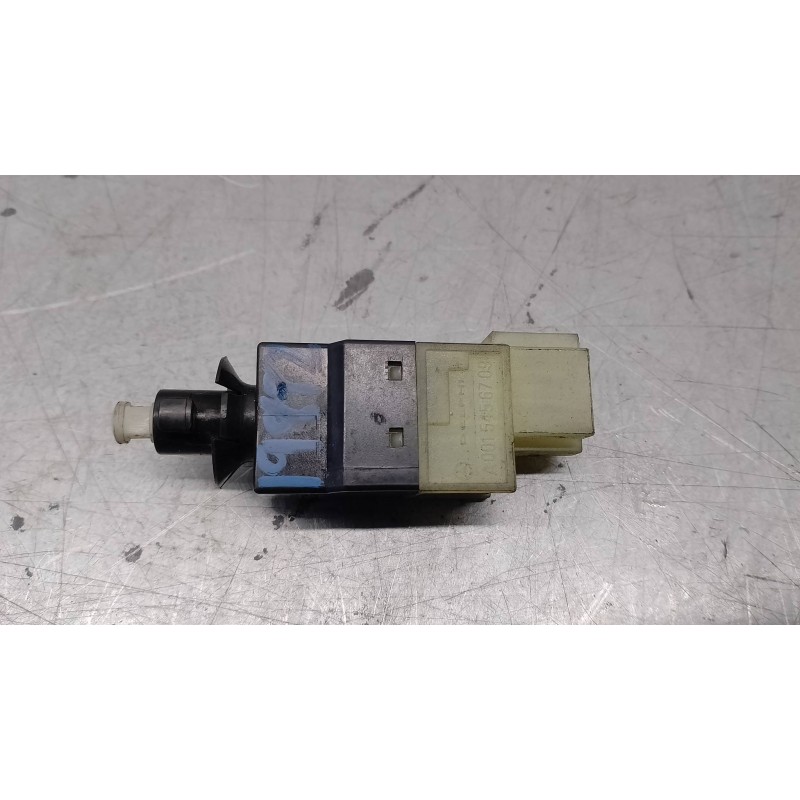 Recambio de interruptor para mercedes sprinterii caja cerrada (desde 01.06) 2.1 cdi cat referencia OEM IAM A0015456709  