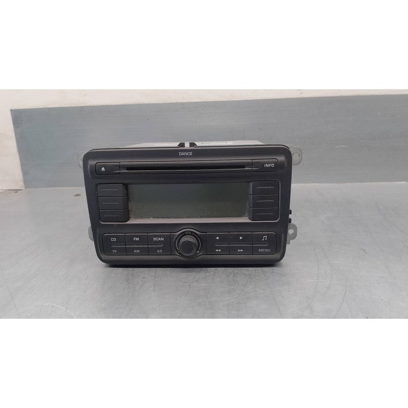 Recambio de sistema audio / radio cd para skoda roomster (5j7) 1.9 tdi referencia OEM IAM 5J0035161  