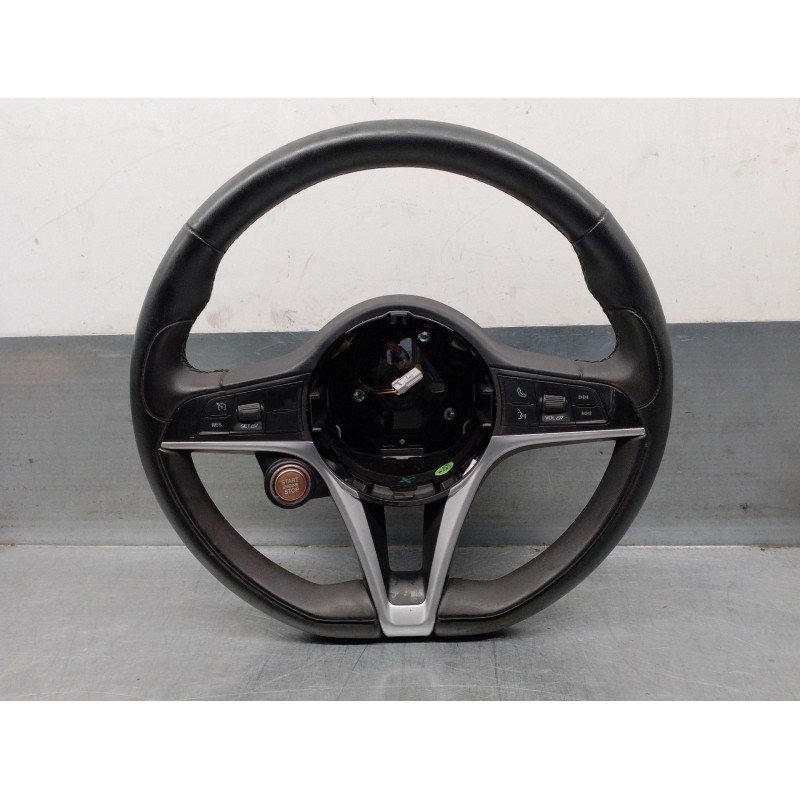 Recambio de volante para alfa romeo giulia (952) 2.2 jtdm cat referencia OEM IAM 01561262920 71779509 