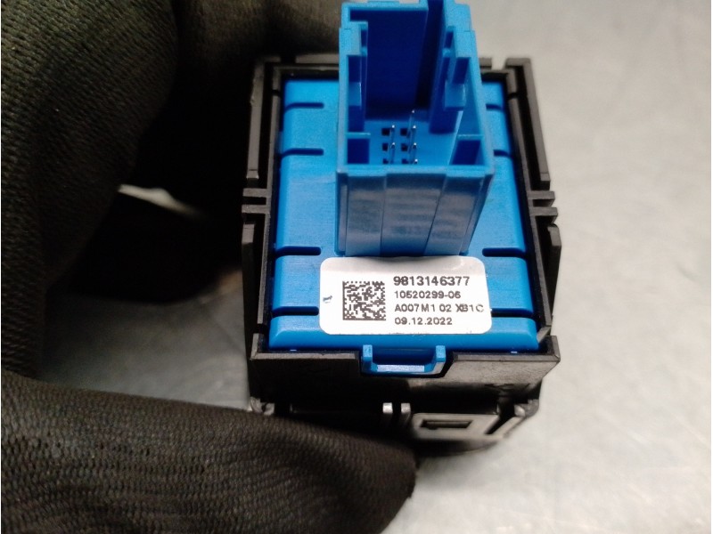 Recambio de palanca freno de mano para citroen berlingo referencia OEM IAM 9813146377  