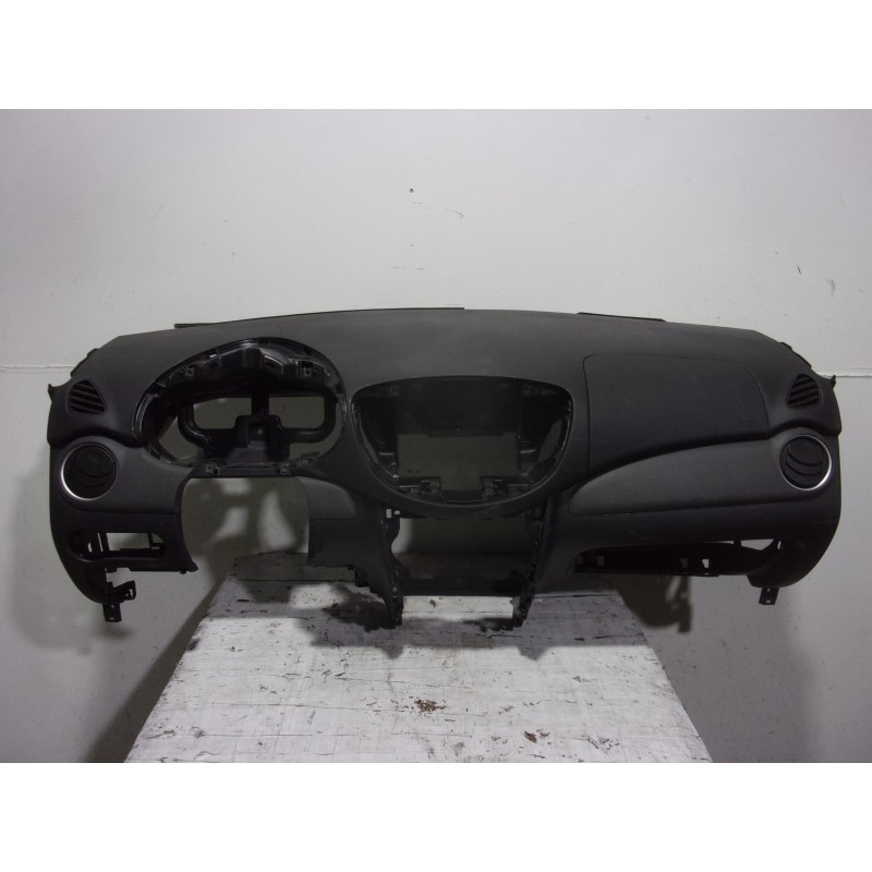 Recambio de salpicadero para hyundai i10 1.2 cat referencia OEM IAM 847100X100GA NEGRO 