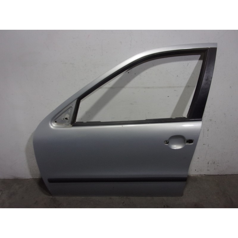 Recambio de puerta delantera izquierda para seat toledo (1m2) 1.6 referencia OEM IAM 1M0831055M GRIS 4 PUERTAS