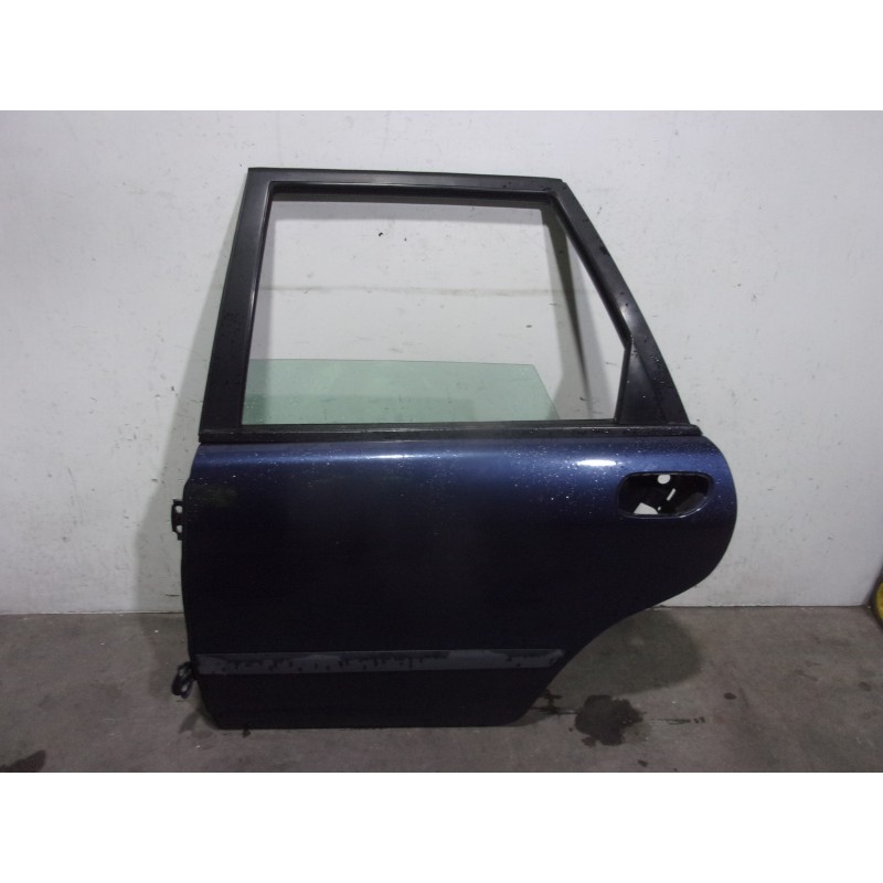 Recambio de puerta trasera izquierda para volvo v40 familiar 1.9 diesel cat referencia OEM IAM 30882907 AZUL 5 PUERTAS