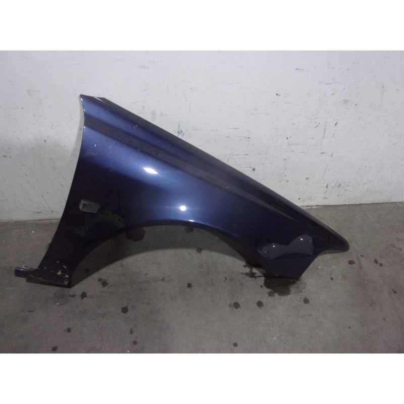 Recambio de aleta delantera derecha para volvo v40 familiar 1.9 diesel cat referencia OEM IAM 30883926 AZUL 