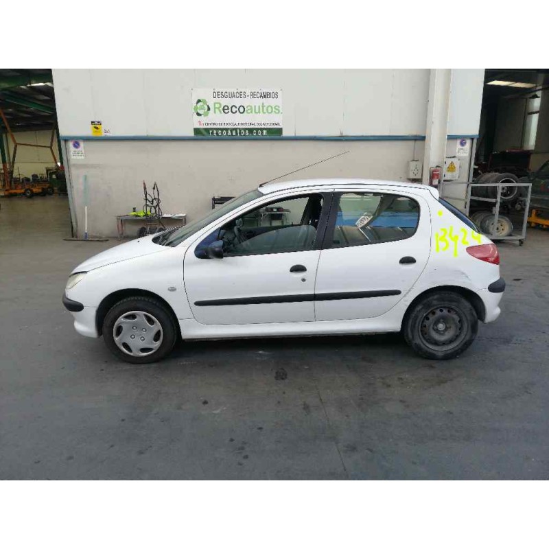 peugeot 206 berlina del año 2001