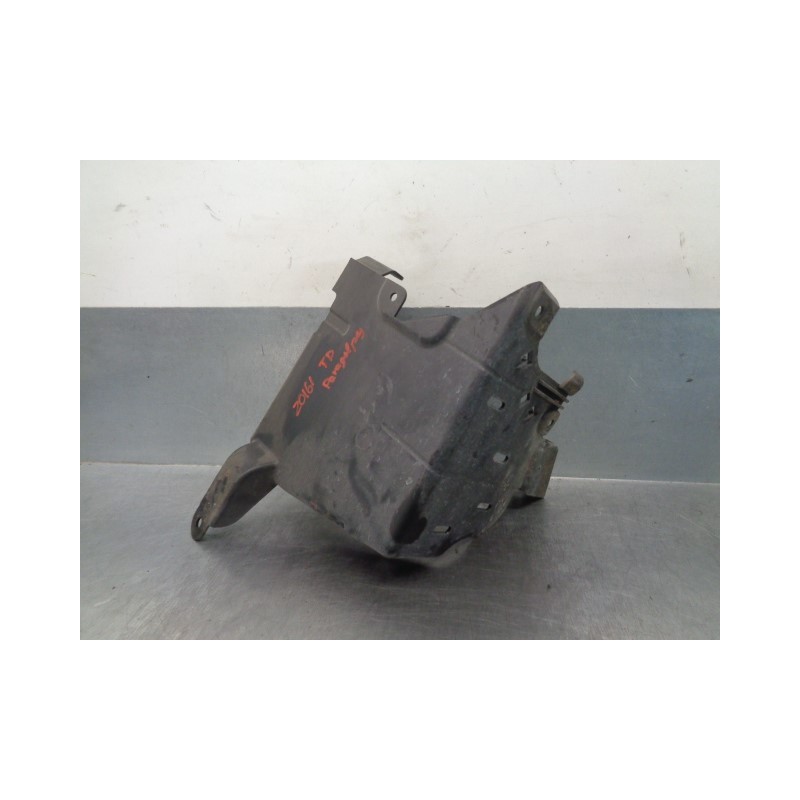 Recambio de molduras traseras para ford puma 1.0 ecoboost cat referencia OEM IAM L1TBS403B22AD  