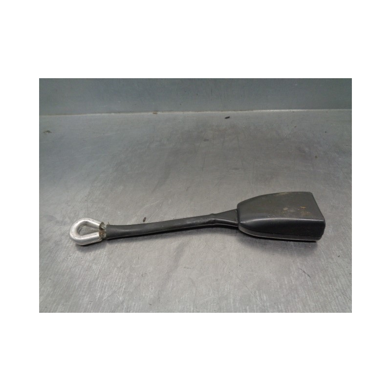 Recambio de enganche cinturon para fiat punto berl. (176) 1.2 cat referencia OEM IAM 712976060  DEL IZQ.