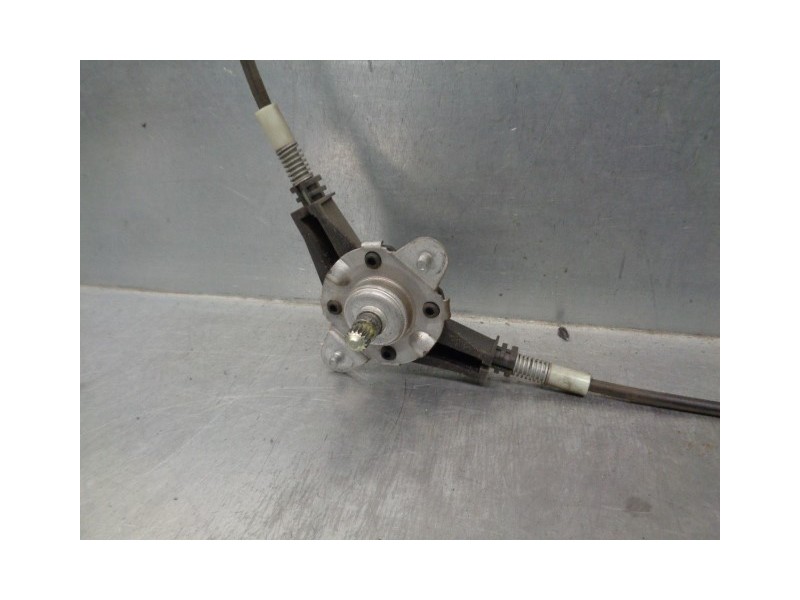 Recambio de elevalunas delantero izquierdo para fiat punto berl. (176) 1.2 cat referencia OEM IAM 7737530  