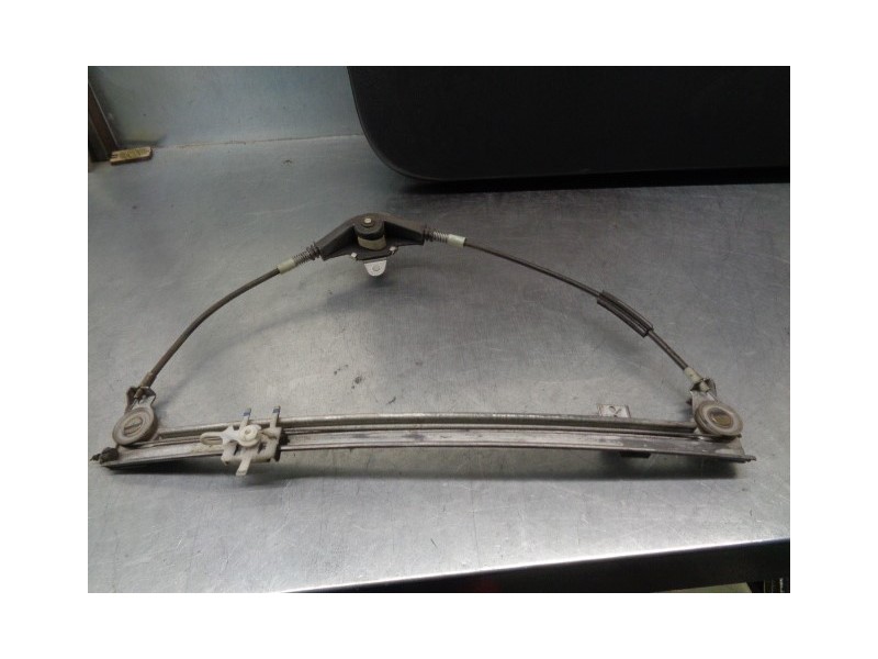Recambio de elevalunas delantero izquierdo para fiat punto berl. (176) 1.2 cat referencia OEM IAM 7737530  