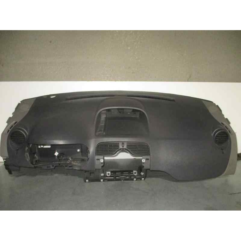 Recambio de salpicadero para renault kangoo 1.5 dci diesel referencia OEM IAM  NEGRO Y GRIS 