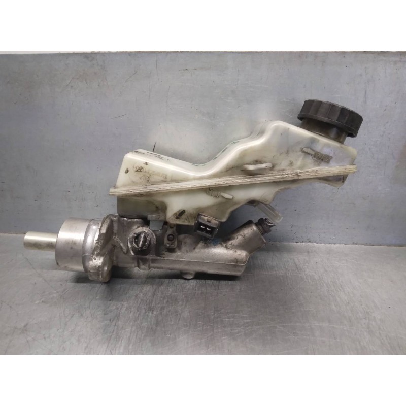 Recambio de bomba freno para toyota avensis berlina (t25) 2.0 d-cat referencia OEM IAM 25113479 0204251172 BOSCH