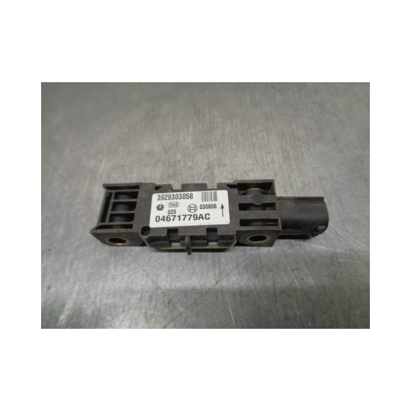 Recambio de sensor impacto para jeep commander 3.0 crd cat referencia OEM IAM 04671779AC 3327303058 BOSCH