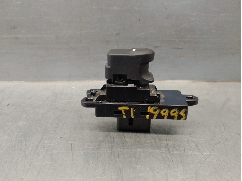 Recambio de mando elevalunas trasero izquierdo para hyundai i30 1.6 crdi cat referencia OEM IAM 935802L000 935802L000 