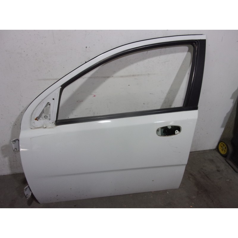 Recambio de puerta delantera izquierda para chevrolet aveo 1.4 cat referencia OEM IAM 96897589 BLANCA 5 PUERTAS