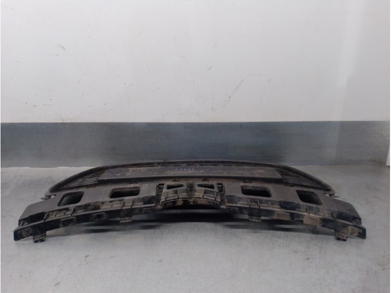 Recambio de rejilla delantera para hyundai i30 1.6 crdi cat referencia OEM IAM 865612R000 865612R000 