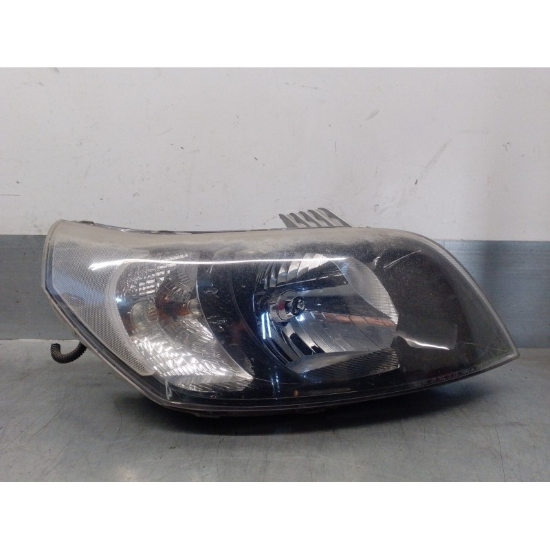 Recambio de faro derecho para chevrolet aveo 1.4 cat referencia OEM IAM 95016741  5 PUERTAS