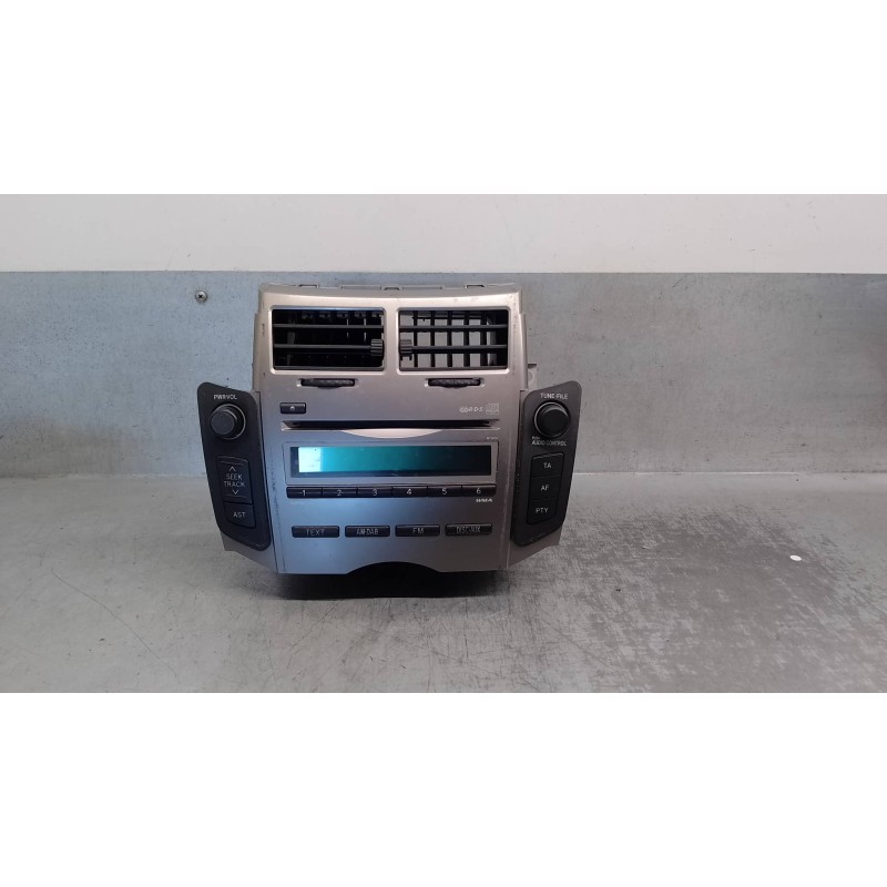 Recambio de sistema audio / radio cd para toyota yaris 1.3 16v cat referencia OEM IAM 861200D510  