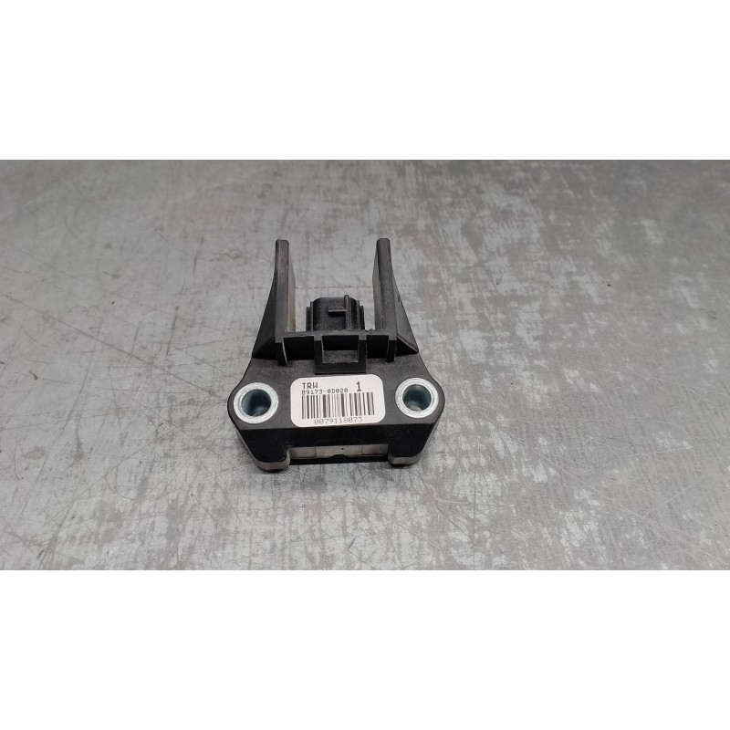 Recambio de sensor impacto para toyota yaris 1.3 16v cat referencia OEM IAM 891730D020  