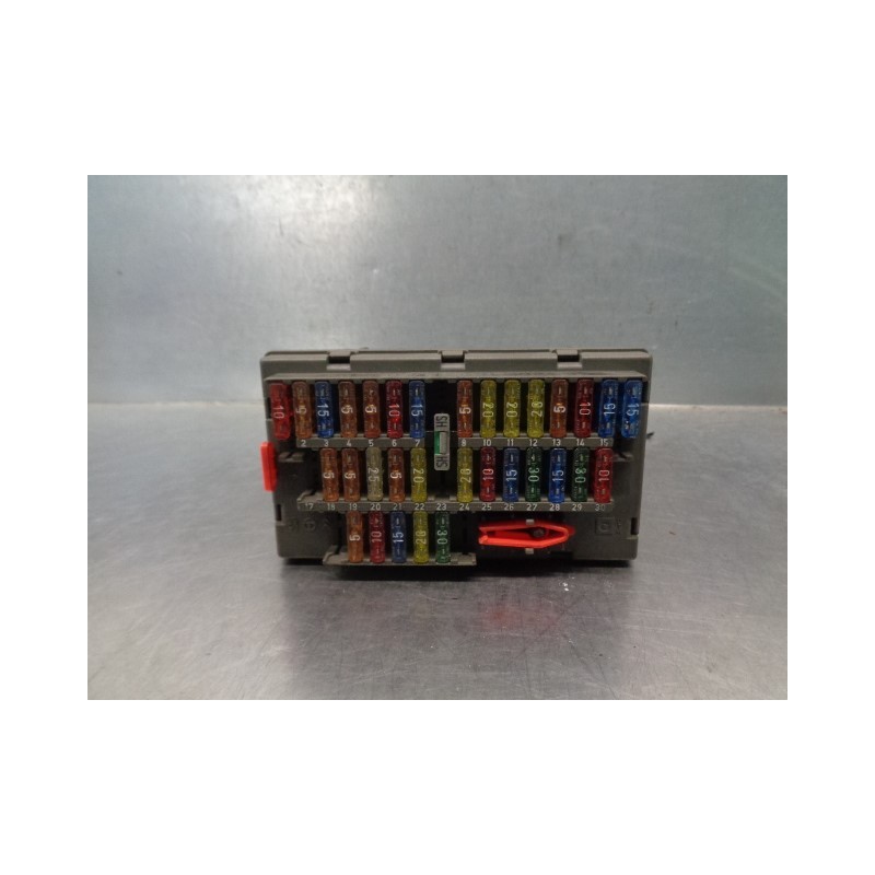 Recambio de caja reles / fusibles para peugeot partner (s1) 1.9 diesel referencia OEM IAM 9568205480  