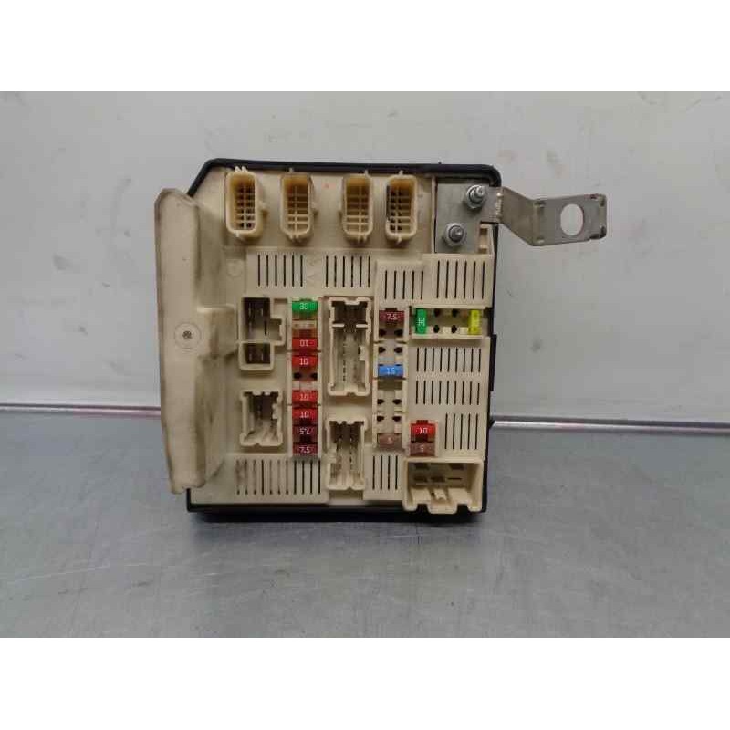 Recambio de caja reles / fusibles para renault kangoo 1.5 dci diesel referencia OEM IAM 8201044238B 