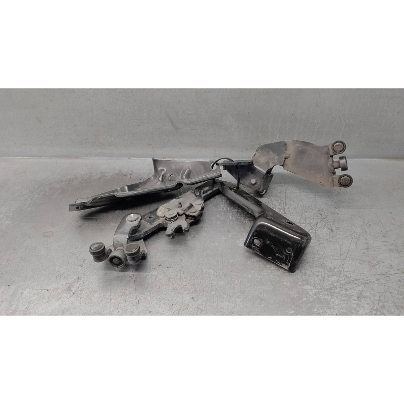 Recambio de bisagra puerta para fiat doblo cargo 1.6 jtdm 16v cat referencia OEM IAM 51814082  