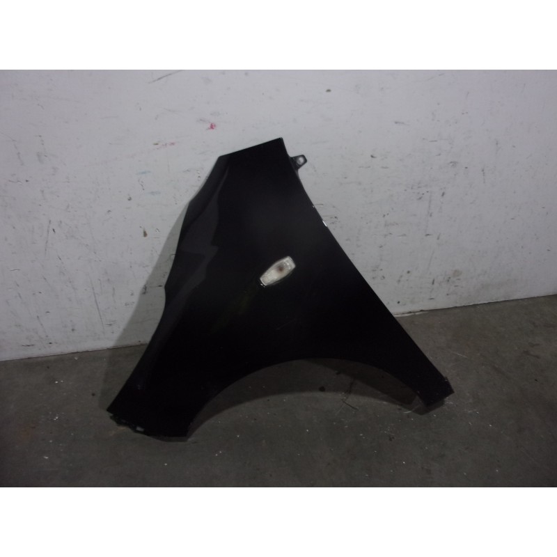 Recambio de aleta delantera izquierda para hyundai i10 1.1 12v cat referencia OEM IAM 663110X300 NEGRA 