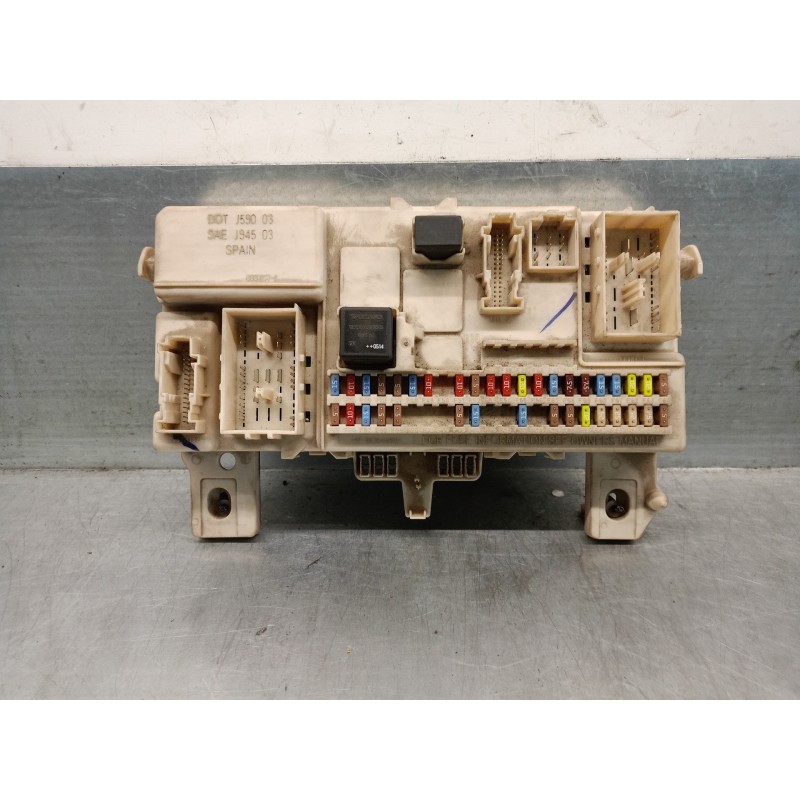 Recambio de caja reles / fusibles para volvo s40 berlina 2.0 diesel cat referencia OEM IAM 30728906 