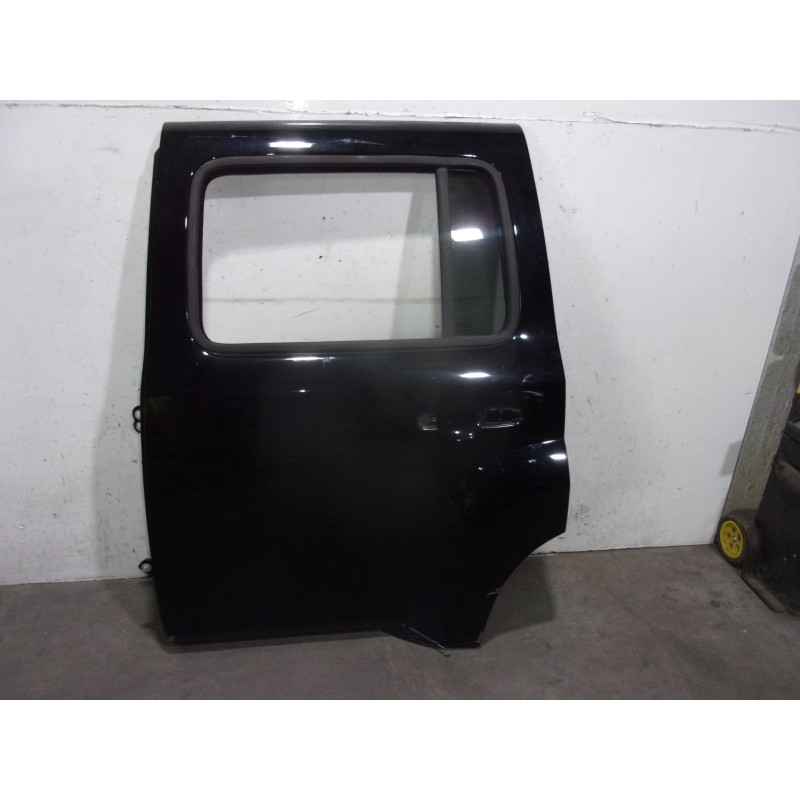 Recambio de puerta trasera izquierda para chevrolet hhr 2.4 16v referencia OEM IAM 20915591 NEGRA 5 PUERTAS