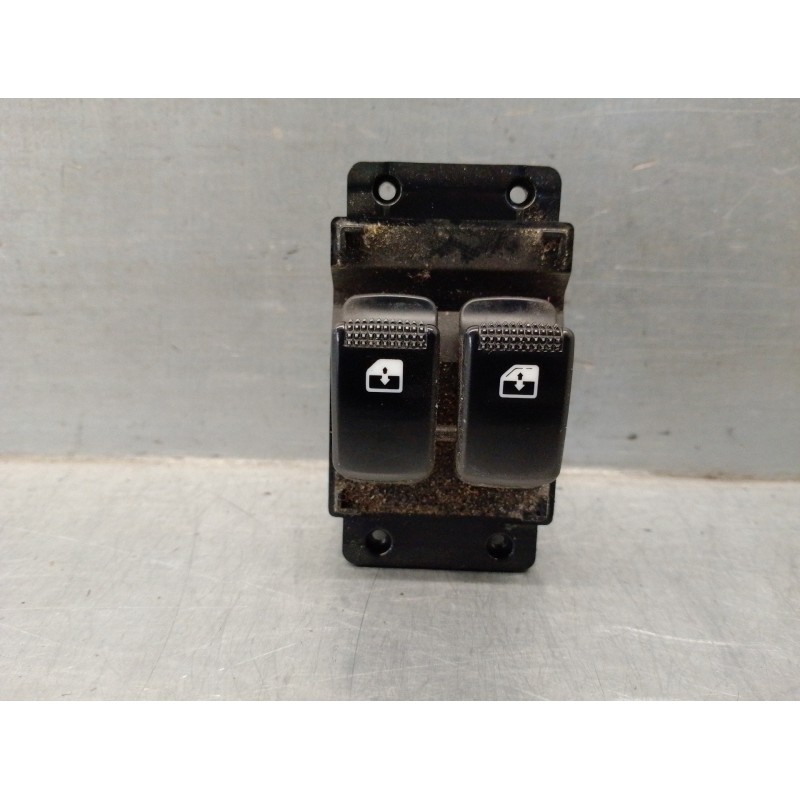 Recambio de mando elevalunas delantero izquierdo para hyundai i10 1.1 12v cat referencia OEM IAM 202007107 202007107 