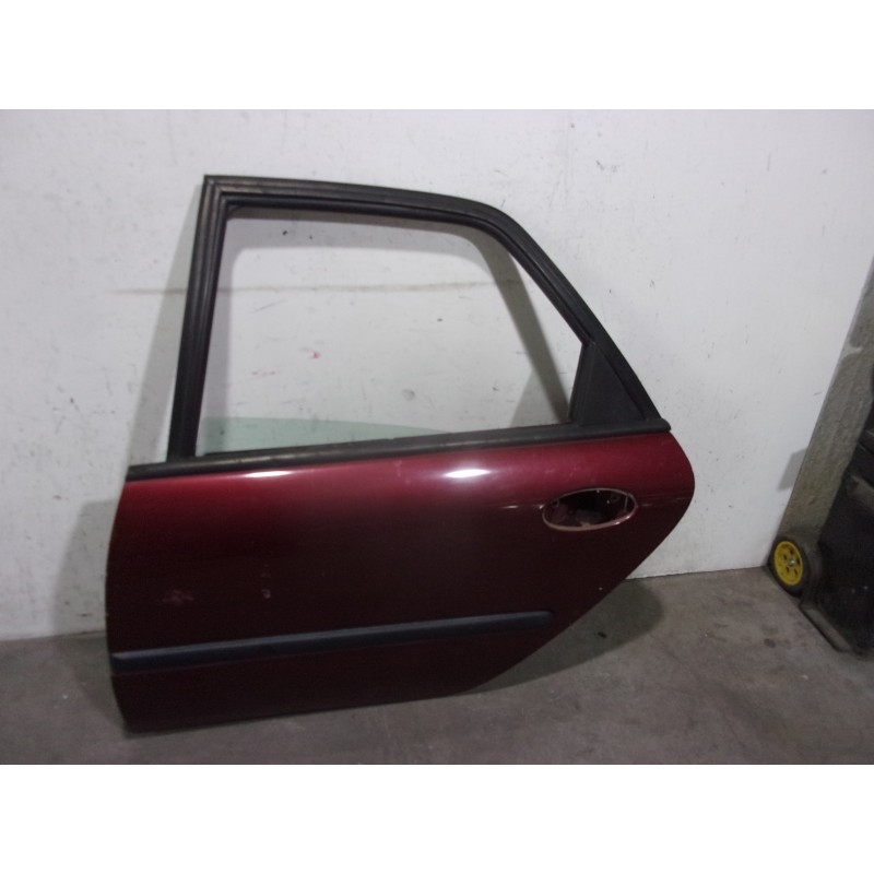 Recambio de puerta trasera izquierda para renault laguna (b56) 2.0 referencia OEM IAM 7751468112 GRANATE 5 PUERTAS