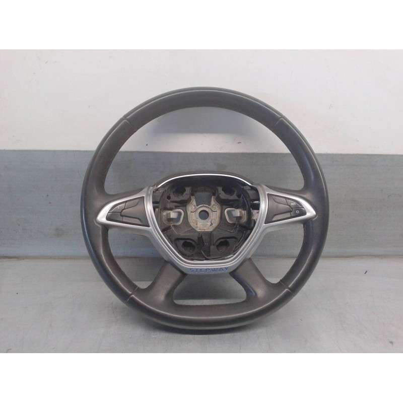 Recambio de volante para dacia sandero 0.9 tce cat referencia OEM IAM 484007478R 34227014B TRW